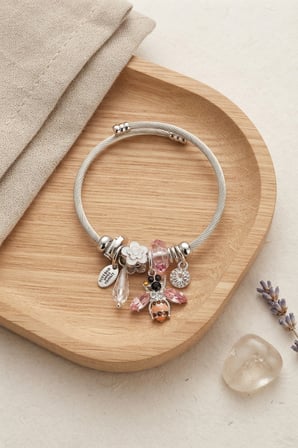 Arı ve Pembe Çiçek Charmlı Gümüş Renk Bileklik - EBJ260725W44571