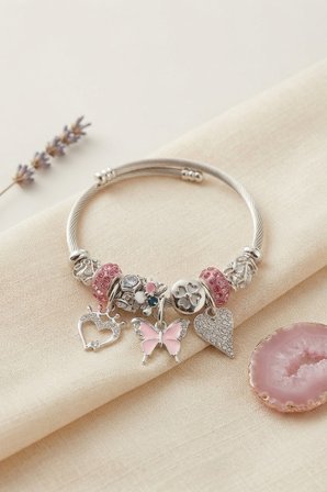 Pembe Kelebek ve Kalp Charmlı Gümüş Renk Bileklik - EBJ260725W44574