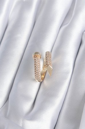 Pirinç Gold Renk Çivi Model Zirkon Taşlı Kadın Yüzük - EBJ260725W44341