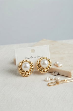Gold Renk İncili Model Kadın Küpe - EBJ260822W46235