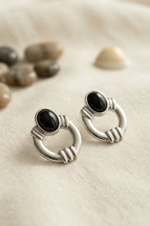 Gümüş Renk Vintage Siyah Taşlı Küpe - EBJ260822W46240