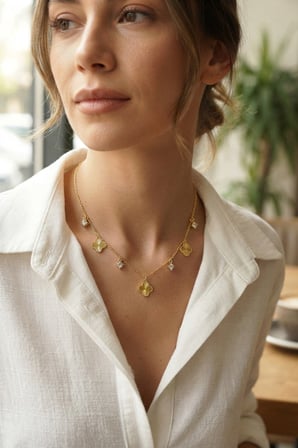 Callerrons Accessories Yonca Model Kolye Pirinç Gold Zirkon Taşlı 45 cm