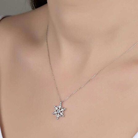 Ebuz Swarovski Taşlı Gümüş Kartanesi Bayan Kolye
