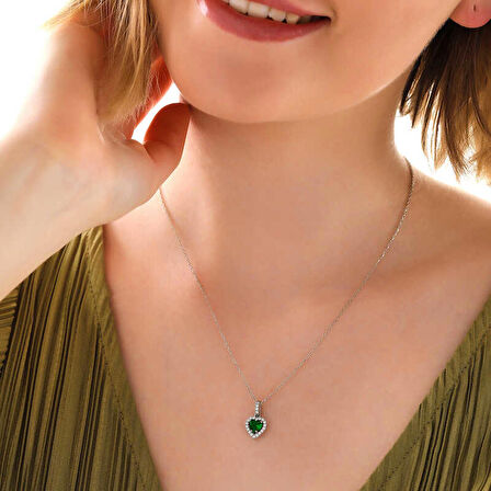 Ebuz Gümüş Yeşil Taşlı Kalpli Kadın Kolye