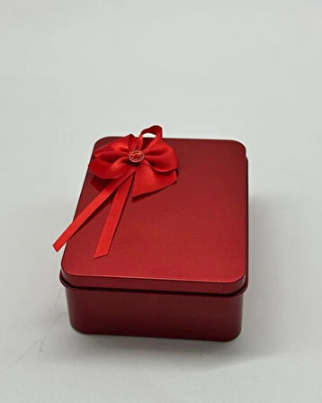 Kırmızı Metal Kutu İçinde Peluş Ayıcık ve Gül Seti – Hediye Kutusu, Sevgiliye Özel, Romantik Hediye