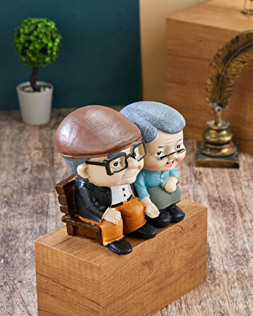 Sevimli Yaşlı Çift Biblo – Romantik Dekoratif Ev & Ofis Süsü | Polyresin El Yapımı Hediyelik Figür