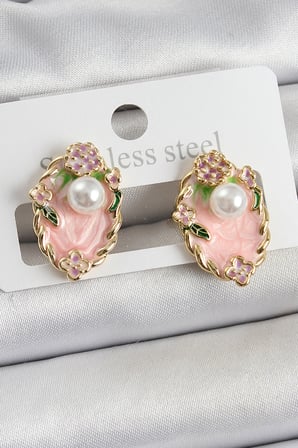 Pirinç Pembe Mineli İnci Detaylı Sanatsal Portre Model Gold Renk Kadın Küpe 588