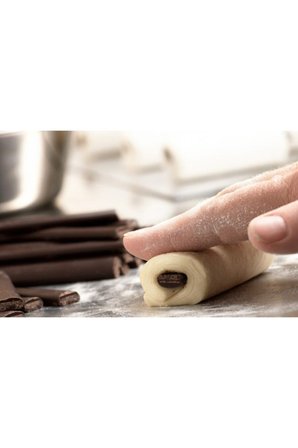 Callebaut Kuvertür Bitter Çikolata Çubuk 44% Kakao 1.6 Kg