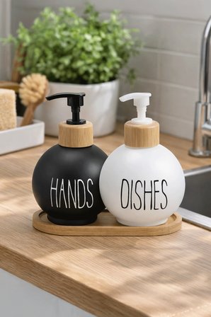 Modern Top Form Cam Sabunluk Seti 2’li – Bambu Standlı Hands & Dishes 500 ml Sıvı Sabunluk Takımı