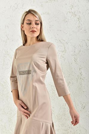 Yuvarlak Yaka Taş ve Dantelli Bej Pileli Kadın Elbise