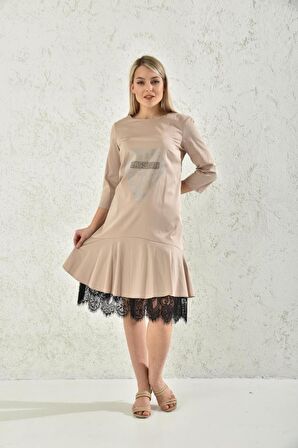 Yuvarlak Yaka Taş ve Dantelli Bej Pileli Kadın Elbise
