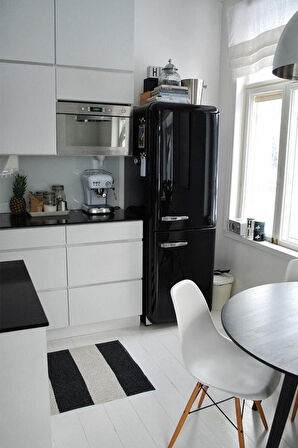 Parlak Siyah Yapışkanlı Kaplama Folyosu 122 CM X 8 MT