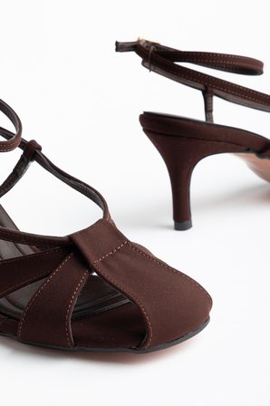 Suins Eliza Model Kadın Bilekten Bağlamalı Stiletto Ayakkabı