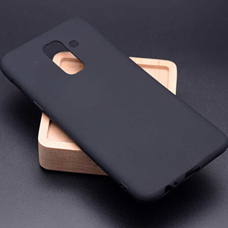 Samsung Galaxy J8 Uyumlu Kılıf Esnek ve Darbe Emici Renkli Koruyucu Kapak