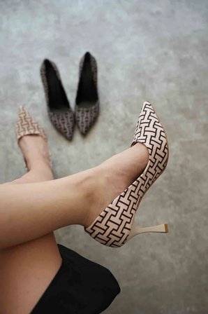 Kadın Bej Desenli Stiletto TR08MS12B