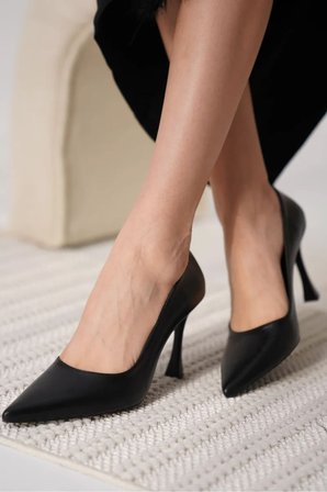 Siyah Cilt Kadın Stiletto TR18MS03F
