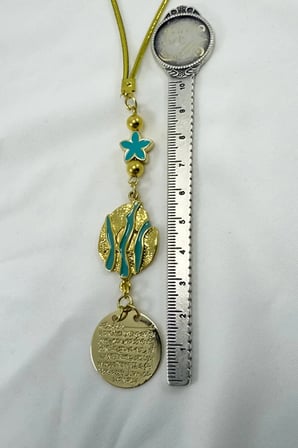 Altın Renkli Oyuklu Madalyon Metal Ayetel Kürsi Araba Dikiz Ayna Süsü