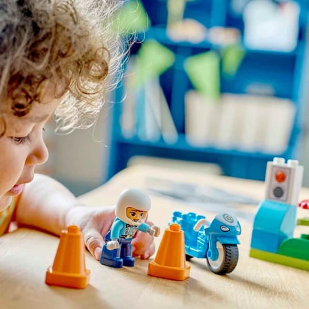 10471 Duplo Mavi Polis Motosikleti 11 parça +2 yaş