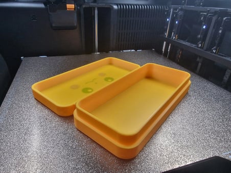 3D Baskı Sevimli Elektrik Fare Figürlü Kapaklı Kalem Kutusu - Sarı Organizer