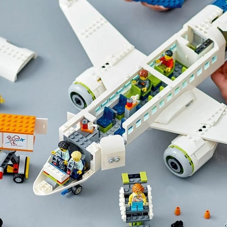 60367 LEGO City - Yolcu Uçağı 913 parça +7 yaş