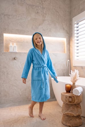 CottonVerse Genç & Çocuk Kapşonlu Bornoz – %100 Pamuk, Unisex