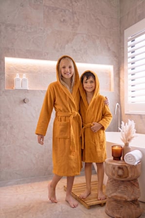 CottonVerse Genç & Çocuk Kapşonlu Bornoz – %100 Pamuk, Unisex