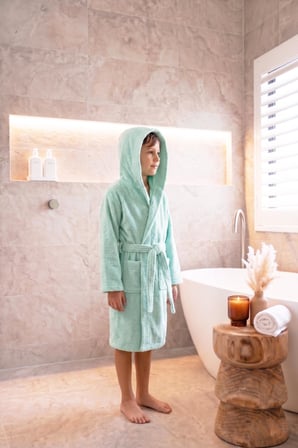CottonVerse Genç & Çocuk Kapşonlu Bornoz – %100 Pamuk, Unisex