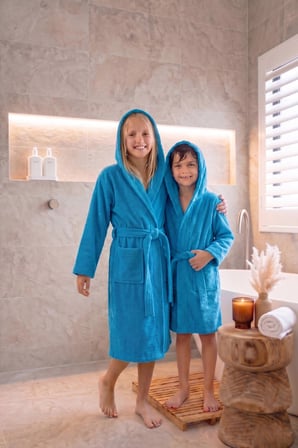 CottonVerse Genç & Çocuk Kapşonlu Bornoz – %100 Pamuk, Unisex