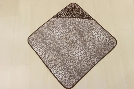 Wild Spirit Leopar Desenli Bebek & Çocuk Kapşonlu Bornoz – %100 Pamuk, Unisex