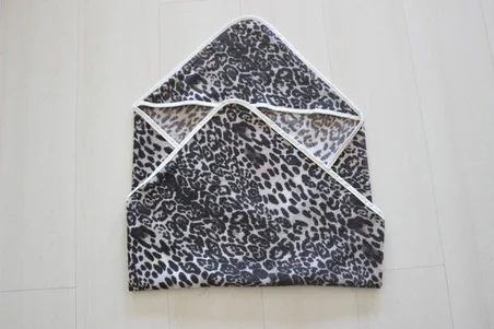 Wild Spirit Leopar Desen Şalyaka Bornoz – %100 Pamuk