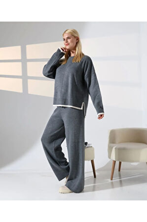 Modern Dokunuş Çizgi Detay Triko Takım