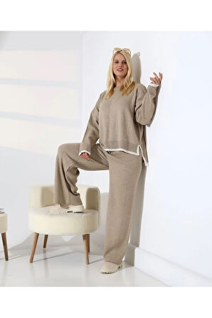 Modern Dokunuş Çizgi Detay Triko Takım