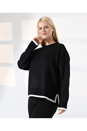 Modern Dokunuş Çizgi Detay Triko Takım