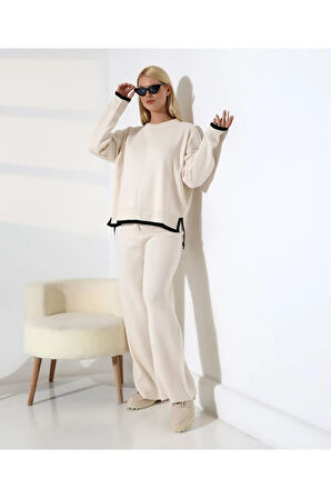 Modern Dokunuş Çizgi Detay Triko Takım