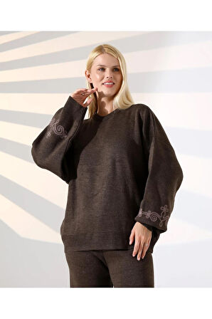 Nakış Detaylı Dokuma Triko Takım