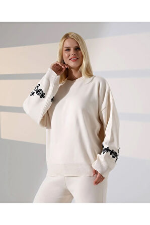 Nakış Detaylı Dokuma Triko Takım