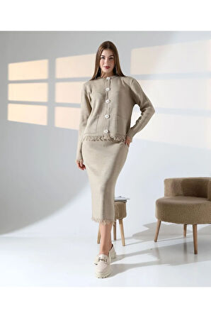 Püskül ve Düğme Detaylı Triko Etek Takım