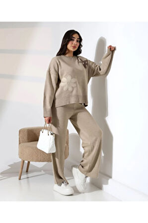 İşleme Detaylı Casual Triko Takım