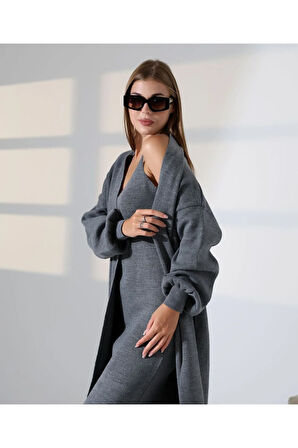 Zamansız Stil: Uzun Triko Hırka ve Elbise İkilisi