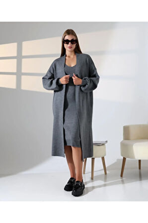 Zamansız Stil: Uzun Triko Hırka ve Elbise İkilisi