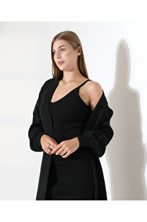 Zamansız Stil: Uzun Triko Hırka ve Elbise İkilisi