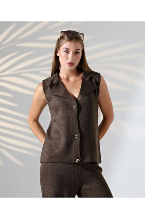 Parlak Düğmeli Şık Yelekli Triko Takım