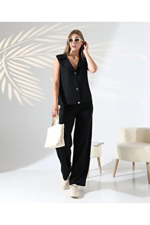 Parlak Düğmeli Şık Yelekli Triko Takım