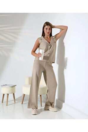 Parlak Düğmeli Şık Yelekli Triko Takım