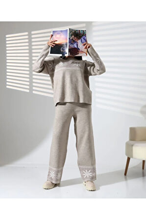 Kar Tanesi Nakışlı Kadın Triko Takım