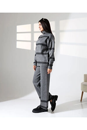 Yaka Fermuarlı Şeritli Basic Triko Takım