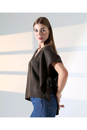 Düğme Detaylı Asimetrik Triko Bluz