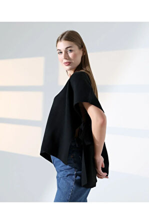 Düğme Detaylı Asimetrik Triko Bluz