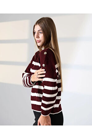Zarif Düğme Detay Çizgili Triko Kazak