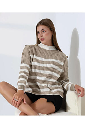 Zarif Düğme Detay Çizgili Triko Kazak